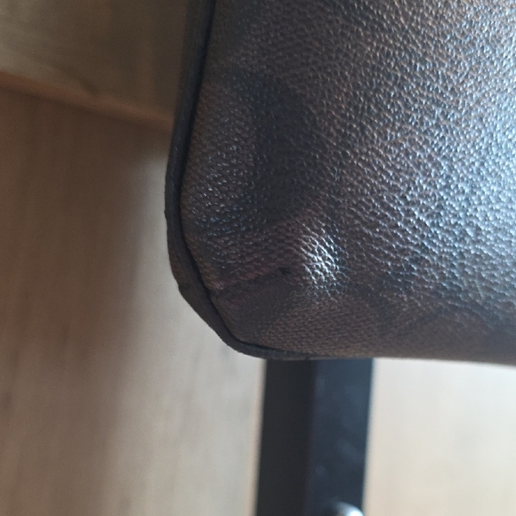 (J8) Coach Brown Messenger Bag with Structured Design Cross Body Design - Picture 7 of 15